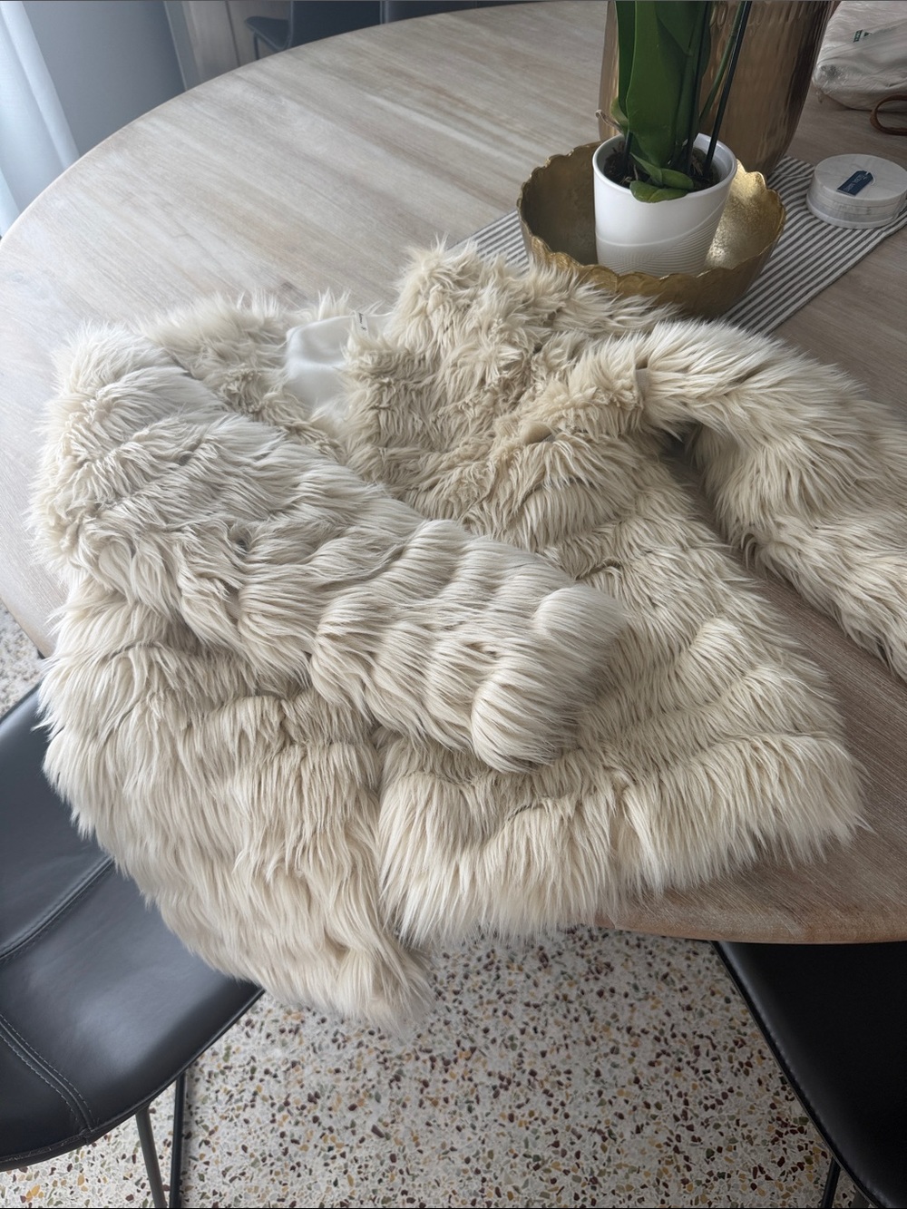 Willow & Clay Plush Faux Fur Teddy Jacket in Cream